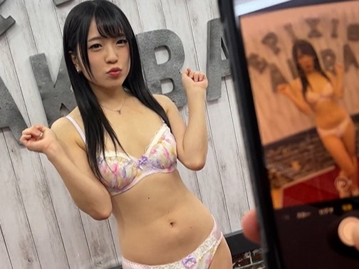 【美少女との禁断プライベート】『ダメ、誰かに聞こえちゃう…』南梨央奈ちゃんと秘密の関係♡ 生ハメでバチュバチュと絡み合う、リアルすぎるセックスに興奮必至！