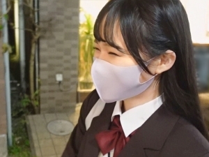 【制服の裏の顔】『彼氏には内緒だよ…』清純派女子が実はドスケベ！彼氏以外のチ○ポでオマ○コぐちょぐちょ♡ 制服姿でエッチな本性むき出し！