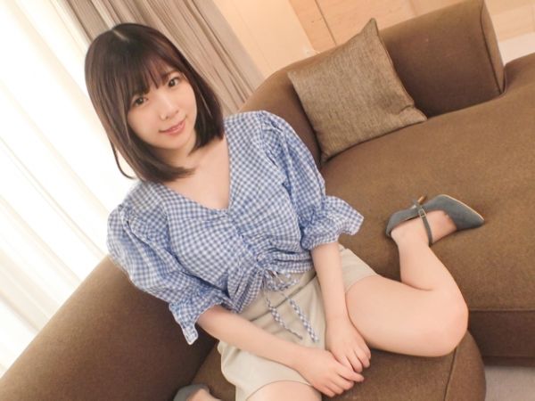 【Gカップ巨乳女子大生】初々しい18歳の美乳が高速ピストンで激しく揺れる！！ウブな女学生がカメラの前で見せる本気のエッチ♡