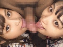 【18歳ビッチギャル乱交】おソロコーデの激カワ美少女2人組が彼氏交換で大暴走！普通のSEXじゃ物足りない！チ○ポ2本を同時に味わう淫乱プレイで絶頂しまくり♥