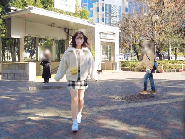 【清楚系性欲モンスターの暴走フェラ】『デカチン大好き♡』見た目は清純派なのに、中身は超エロい素人娘！デカチンを咥え込み、ジュボジュボと音を立てながらしゃぶり尽くす！性欲モンスターのフェラテクに悶絶必至！