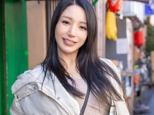 【美熟女社長夫人の禁断プレイ】『旦那じゃ満足できないの…』40代とは思えない美巨乳ボディの奥様が、欲求不満を解消するため不倫相手とハメ撮りセックス！他人チ○ポに乱れまくる！