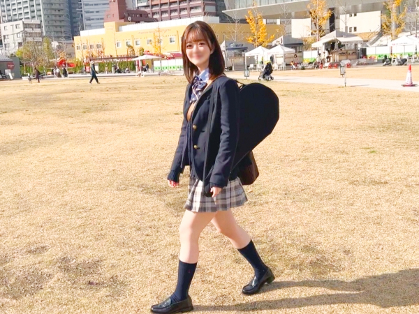 【制服娘の秘密の性感開発】『気持ち良すぎる…』色白むっちりボディの激カワ素人が、制服姿でハメ撮り初体験！膣奥まで激しく突かれて、恥じらいながらアクメ連発！！♡