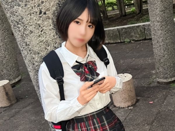 【家出JKの危険な誘惑】『おじさん…気持ちいい…』制服少女が家出先でオジサンと禁断のセックス！膣奥を激しく突かれて、初めての快感に痙攣絶頂！制服の下は敏感ボディで、オジサンのテクにメロメロ！♨️