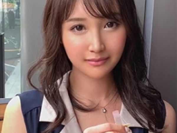 【清楚系スレンダー美尻お姉さん】エロキスから始まる生々しいSEX！華奢な体を激しく突かれ、奥まで感じる姿がたまらない！素人感満載のハメ撮りで、本気のアクメ顔がエロすぎる！！