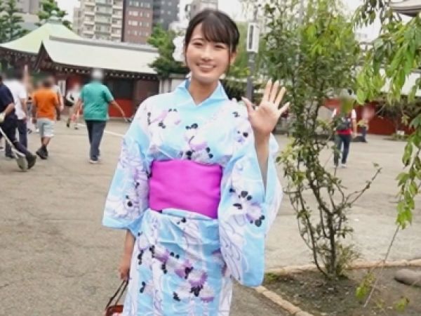 【テニサーJDの危険な遊び】『バレたらヤバい…』清楚な顔したビッチ女子大生が親友の彼氏を寝取っちゃう！浴衣姿で生ハメされ、彼氏のチ●ポに悶える背徳の着衣ハメ撮り♡