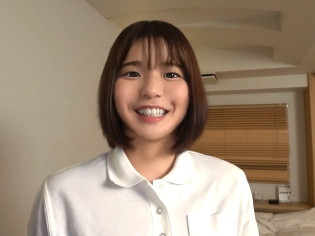 【巨乳美少女の初々しい喘ぎ】『気持ち良すぎる…♡』あどけない顔した美少女がおっぱい揺らして悶絶！自慢の美巨乳を揺らしながら、ハメ倒されて喘ぎまくる！最後はたっぷりぶっかけフィニッシュ！！