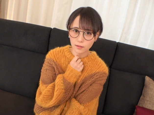 【メガネ女子の裏の顔】『あっ…ダメ…』真面目そうなメガネっ娘が肉棒にメロメロ！清楚な見た目とは裏腹に、本能むき出しで感じまくり！キレイなボディを激しく貫かれ、痴態を晒す！♡