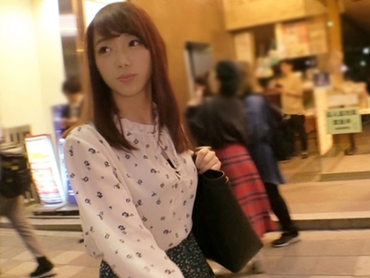 【街角ナンパ】美脚スレンダー美女をゲット！細身ボディをバックから激しく突かれ、感じまくる姿に超興奮！街中で見つけたこの娘、ヤバいほどエロい！♡