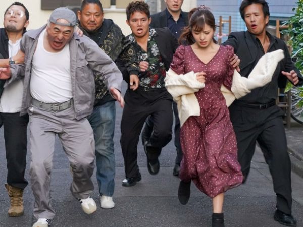 【制服美少女の秘密】『ダメ…』と抵抗するロリっ娘がスクール水着でフェラ抜き♥ 制服姿から大胆な姿にチェンジ！ウブなJKが恥じらいながらオトナの階段を登っちゃう♡  【美尻人妻の危険な遊び】32歳とは思えない美ボディ妻がTバックで誘惑！子持ちママが夫以外のチ○ポで激しく突かれ、禁断の快楽に溺れる…♡  【NTR輪姦計画】大学の飲み会で仕組まれた罠…彼氏が泥酔する隙に友達に囲まれ、無理やり肉便器調教されちゃう！抵抗むなしく、何度も犯される女子大生…！  【陸上女子の孕ませ計画】ポニテ美少女が連続で…！すべすべ美乳とウブなパイパンオマンコを独占♡ 純粋な体育会系女子が、エッチな特訓で感じまくる！！