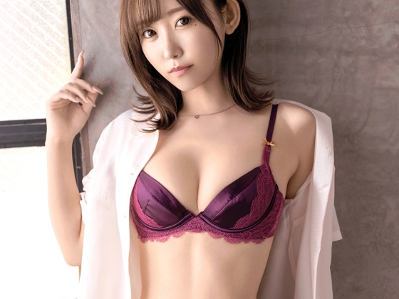 【美尻美女の公衆便所プレイ】『誰か来るかも…』スリル満点の公衆トイレで美尻美女が密着セックス！狭い空間で激しく腰を振りまくり、快感に溺れる姿がエロすぎる！