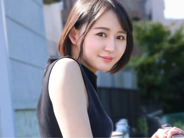 【新婚ホヤホヤの26歳人妻】刺激を求めてラブホで不倫セックス！他人棒に貪りつく美人奥様の濃厚プレイがエロすぎる…♡新婚なのに禁断の快楽に溺れる！